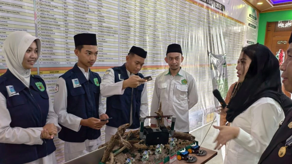 7 Siswa MAN 2 Kudus Raih Juara I Robotik Internasional