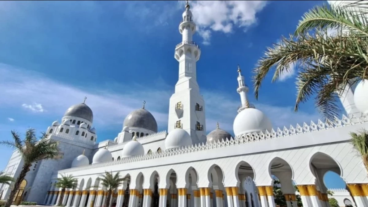 Khutbah Jumat Bahasa Jawa: Perkawis kang Mudunaken Derajat Menungso