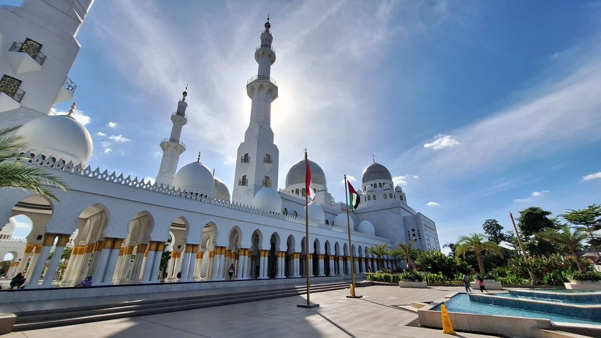 Khutbah Idul Fitri Bahasa Jawa: Riyadin, Dintene Tiyang Sabar lan Syukur