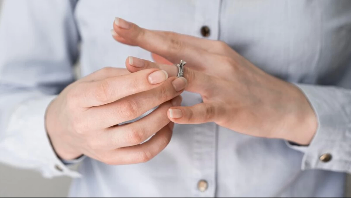 Apakah Cincin Wajib Dilepas Saat Berwudhu?
