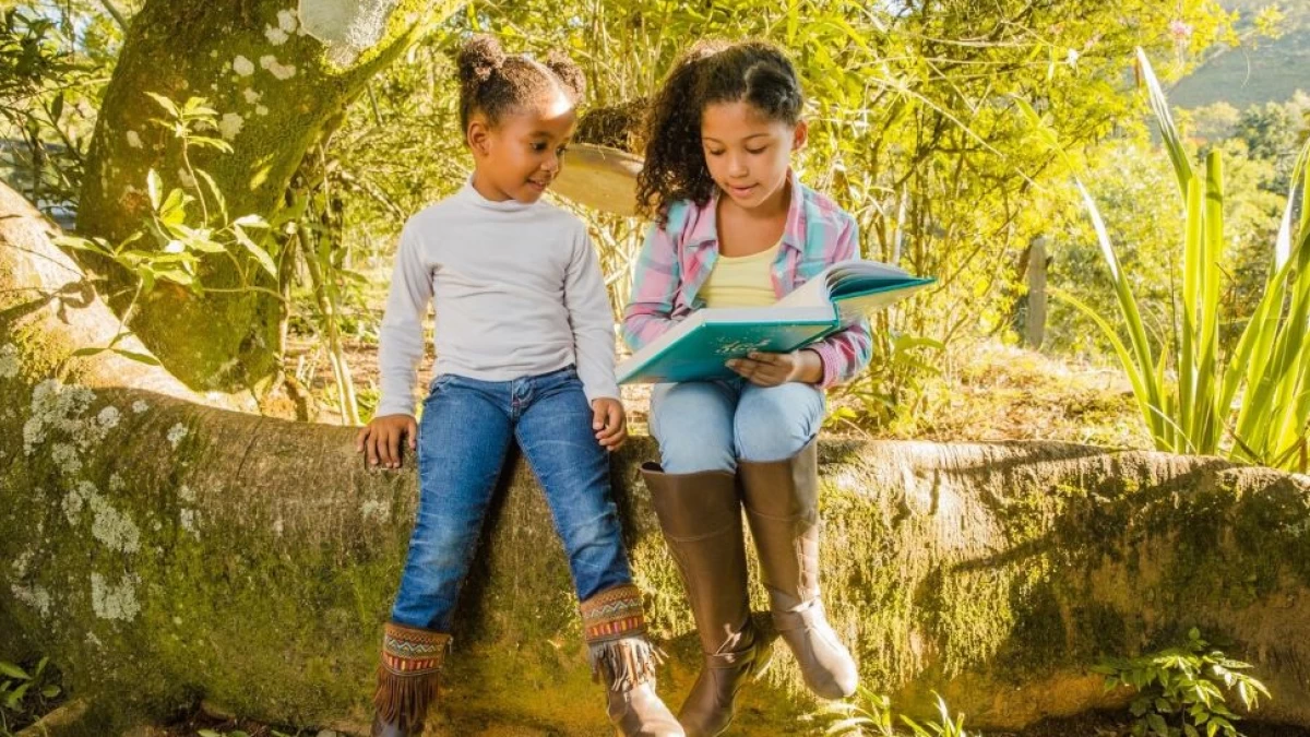 Ajak Anak Suka Membaca Buku, Ini Manfaatnya
