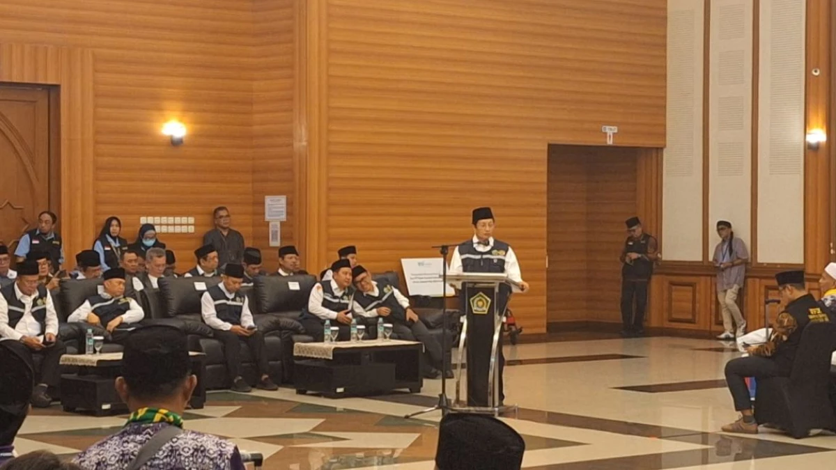 Lepas Kloter Pertama Jamaah Haji 2025, Menag Imbau Jemaah Tak Lupa Kartu Identitas