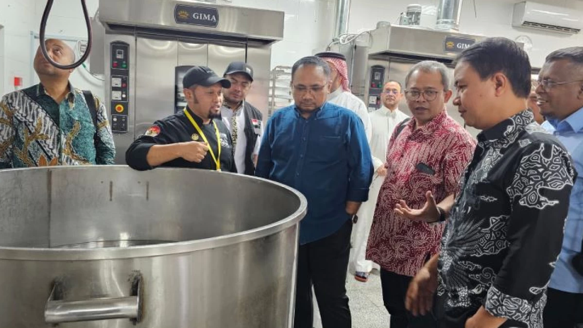 Pastikan Layanan Jamaah Lansia, Menag Kunjungi Dapur dan Hotel di Madinah
