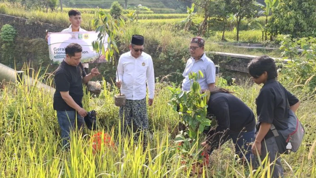 IKAQ Jabodetabek Serukan Gerakan Menanam Pohon dan Penguatan Pendidikan Akhlak untuk Hadapi Tantangan Era Digital