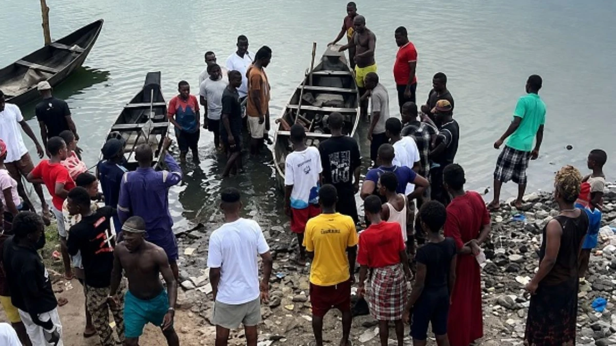 37 Orang Diduga Pencuri Minyak Tewas Keracunan Asap di Sungai Nigeria