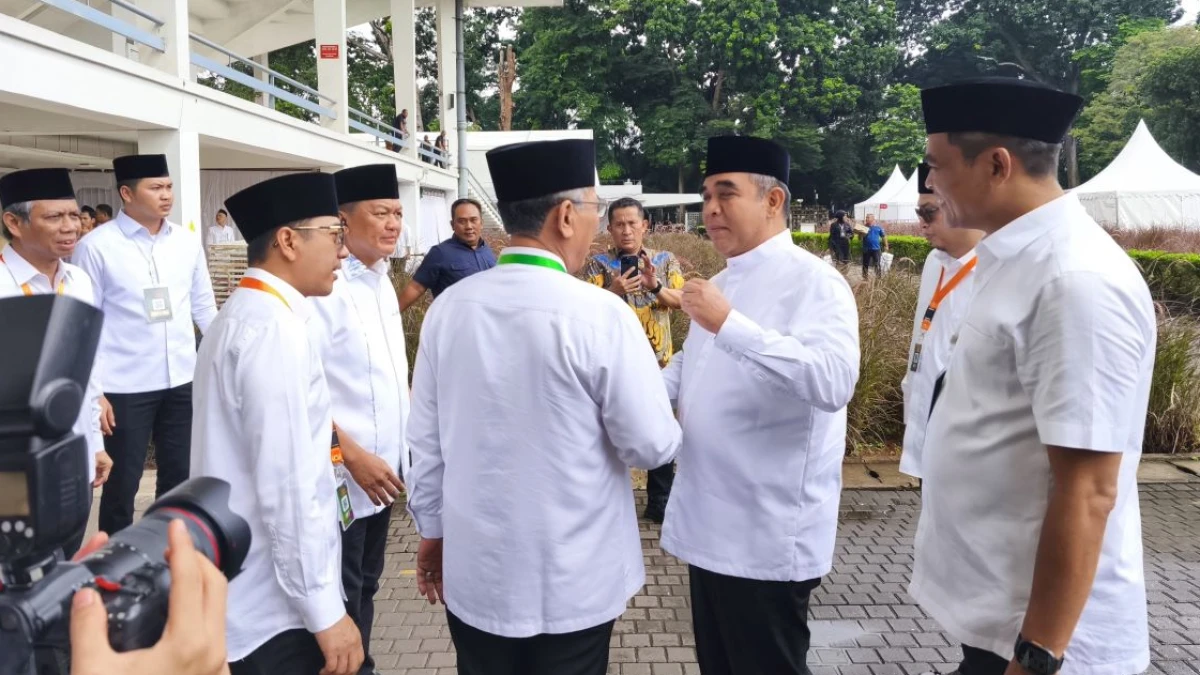 Pratikno hingga Budiman Sudjatmiko Hadiri Puncak Harlah Ke-100 NU di Istora