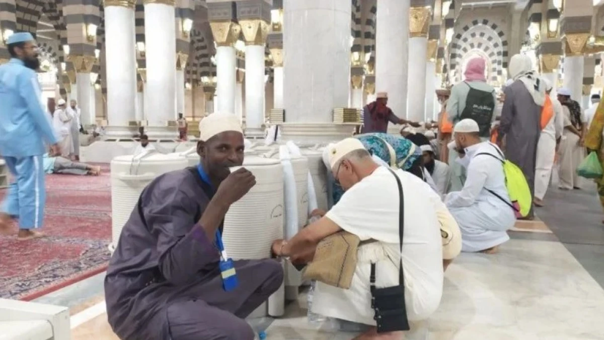 Cara Minum Air Zamzam yang Benar menurut Ulama