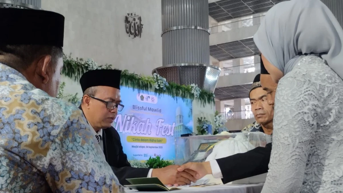 Bantu Warga Kurang Mampu, Kemenag Fasilitasi Nikah Massal di Istiqlal