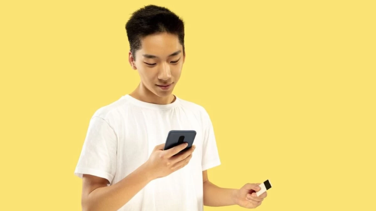 Orang yang Banyak Membagikan Kehidupan Pribadi di Internet Biasanya Punya 7 Tanda Ini