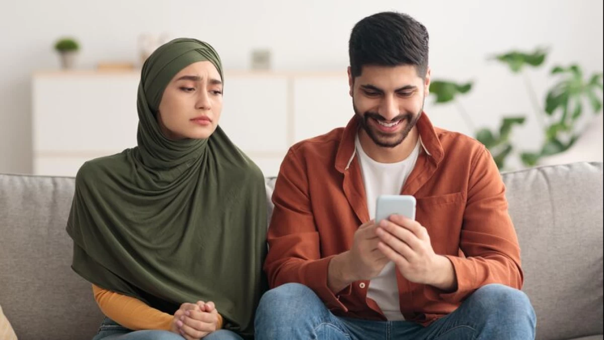 5 Etika Bermedsos yang Harus Dipahami Pasangan dalam Islam