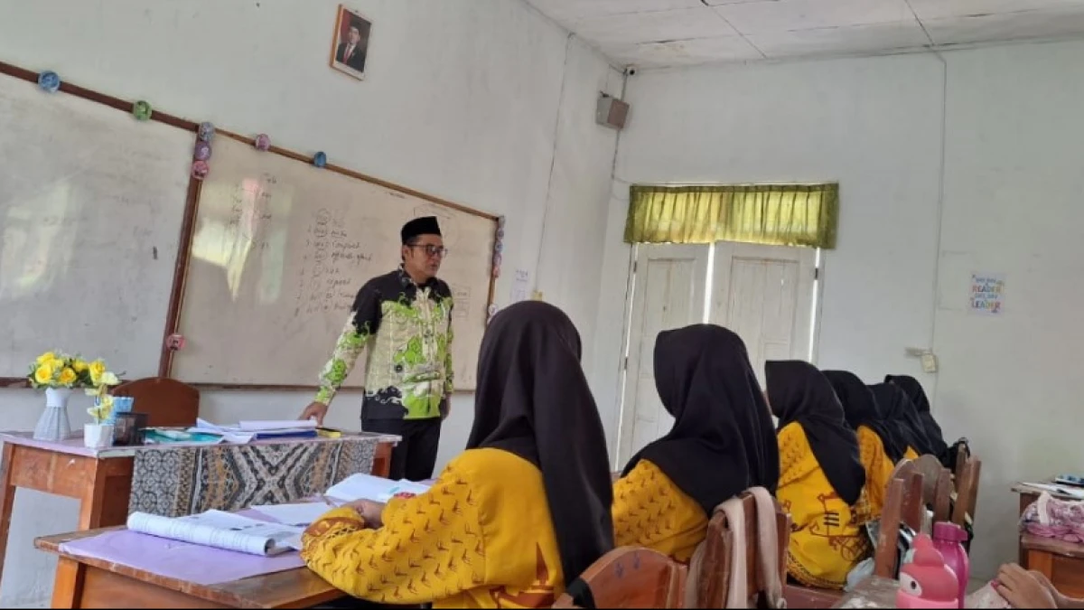 10 Etika Pelajar pada Gurunya menurut KH Hasyim Asy’ari
