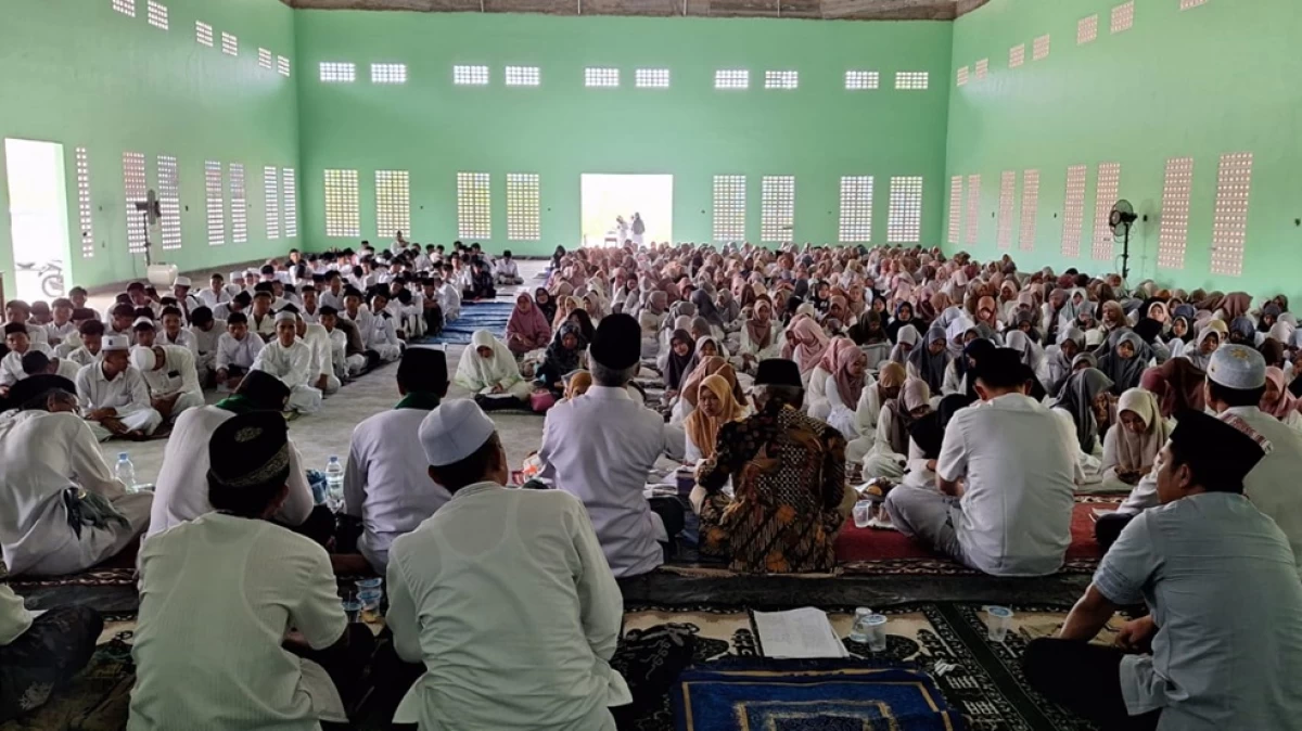 Diundang Acara Pengajian Umum, Apakah Wajib Datang?