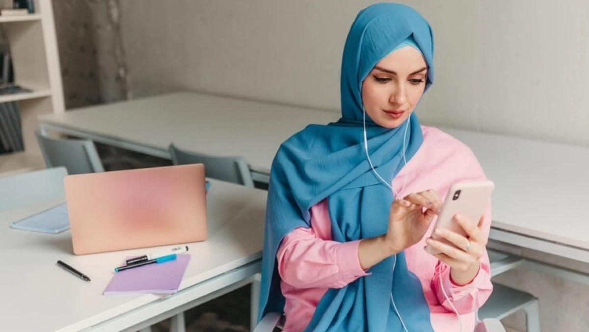 Bolehkah Perempuan Iddah Unggah Foto di Media Sosial?