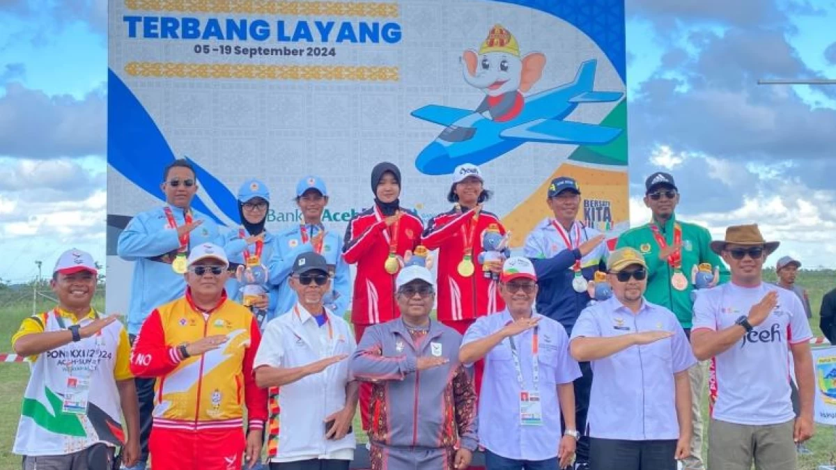 Jadi Atlet PON XXI, Mahasiswi UIN Ar-Raniry Raih Medali Emas Cabang Terbang Layang