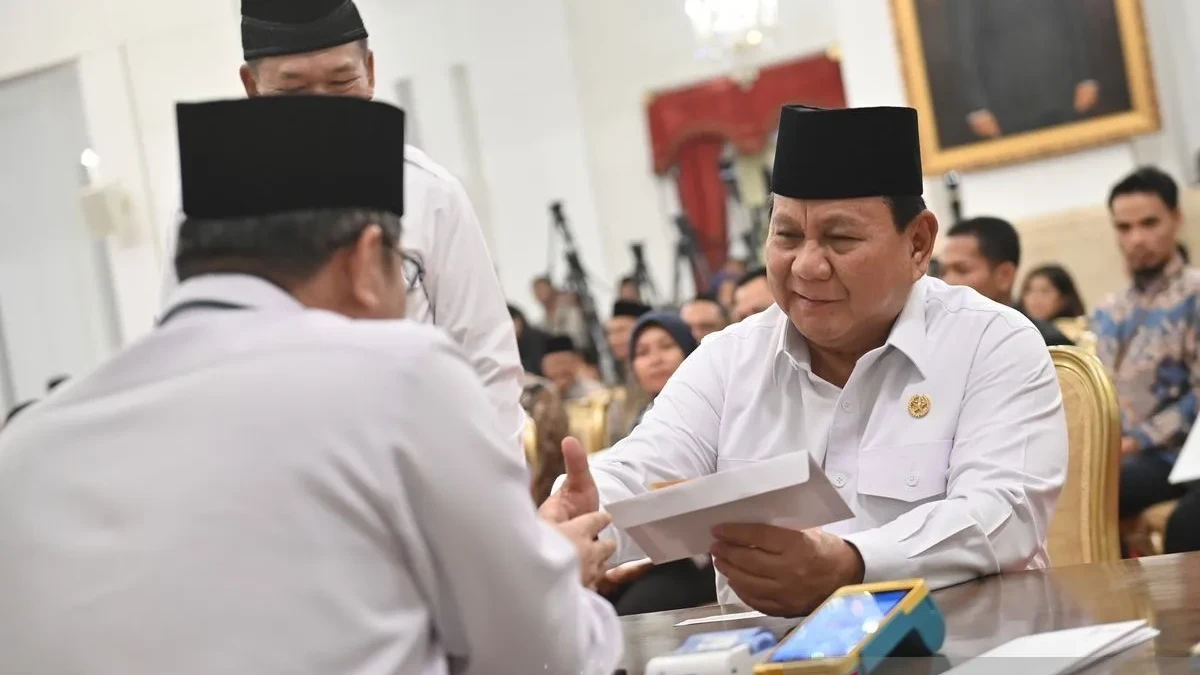 Presiden Prabowo Serahkan Zakat Melalui Baznas RI