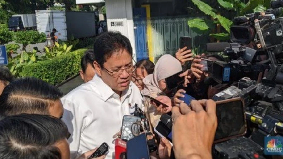 Menkeu Purbaya Bebaskan Pajak Karyawan Bergaji hingga Rp10 Juta di 5 Sektor Usaha