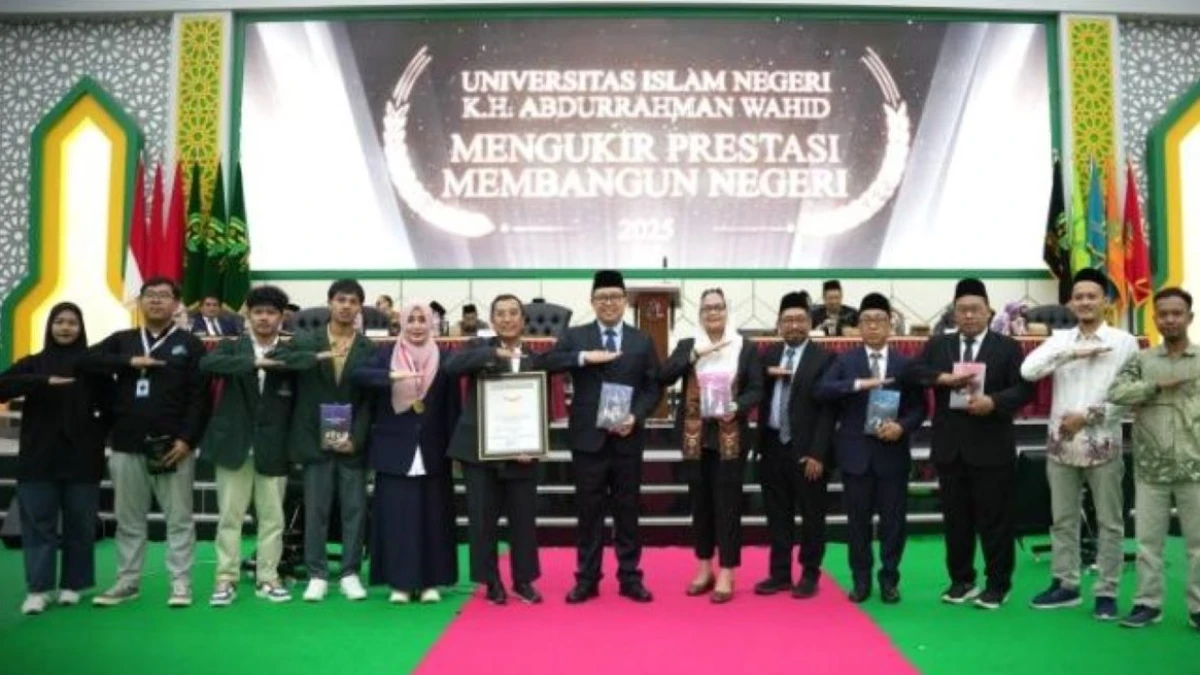 UIN Gus Dur Raih Rekor MURI Penulisan 1.833 Esai Moderasi Beragama