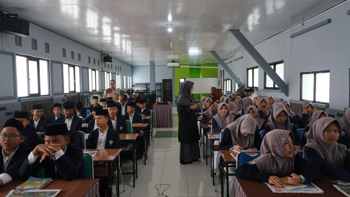 Semakin Menjadi Tren, Orang Tua Pilih Pendidikan Anaknya di Pesantren