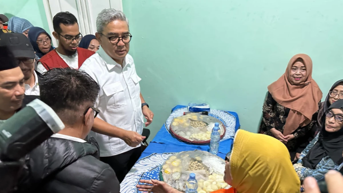 Golden Future Indonesia Ajak Warga Bandung Peduli Lansia