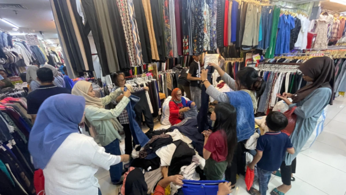 Meski Dilarang Menkeu Purbaya, Thrifting Masih Diminati Masyarakat