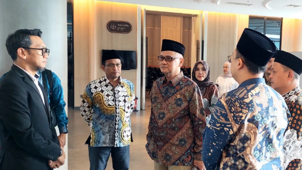 Menhaj Gus Irfan Meninjau Embarkasi Haji Berbasis Hotel di Yogyakarta
