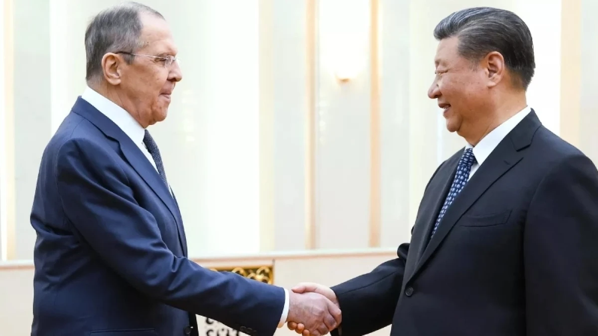 Cerdas atau Licik? Trump Naikan Tarif Impor NATO untuk Bantu Ukraina Membeli Senjata AS