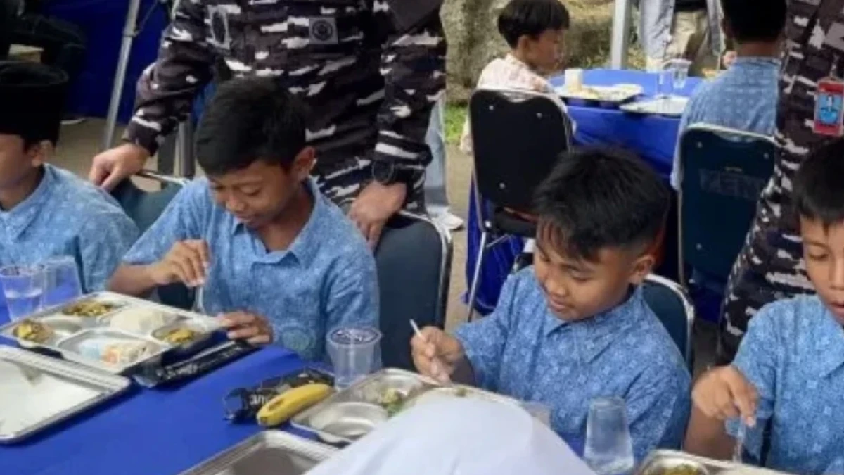 Viral! Pelajar SMK NU Kudus Surati Prabowo: Alihkan Jatah MBG Saya untuk Kesejahteraan Guru