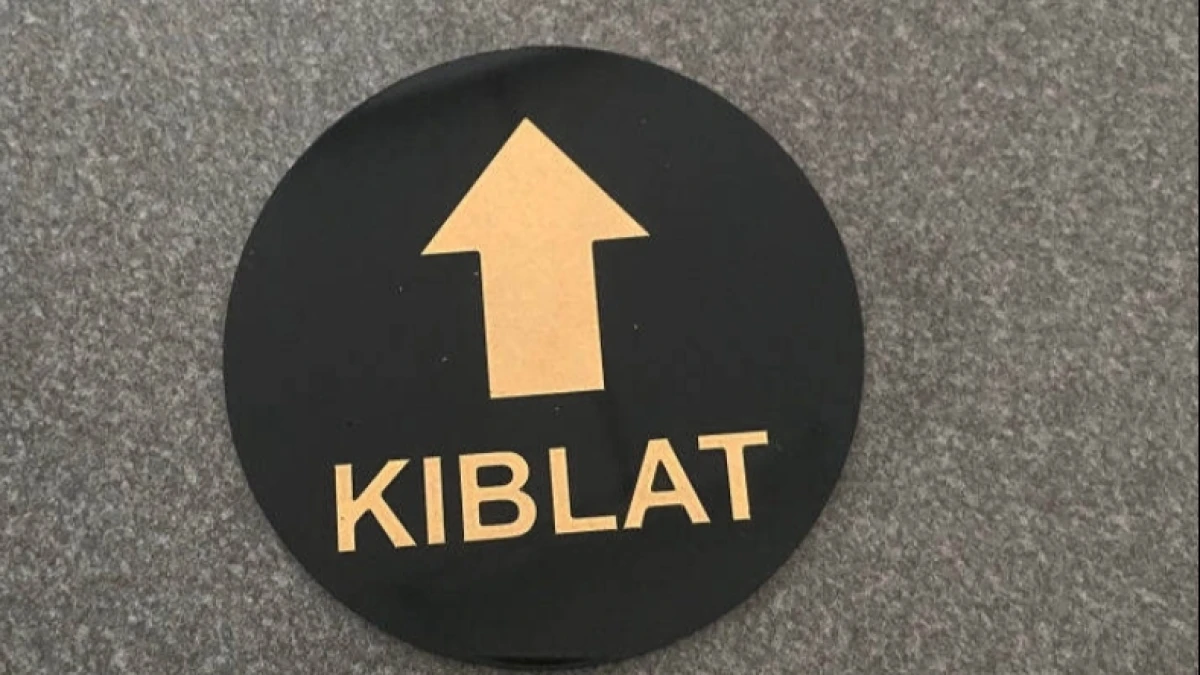 Mengkalibrasi Ulang Arah Kiblat Hotel dan Restoran Demi Wisata Halal