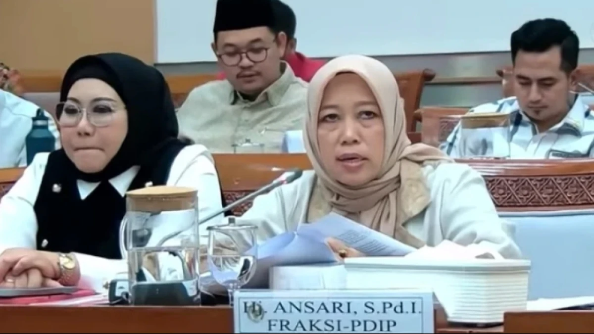 Guru di Tangsel Dipolisikan Gegara Nasihati Murid, Komisi VIII Soroti Lemahnya Perlindungan Guru Perempuan