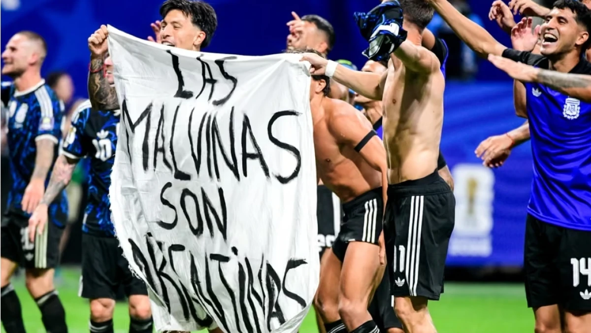 FIFA Selidiki Pemain Argentina Akibat Bentangkan Spanduk 'Las Malvinas son Argentinas'