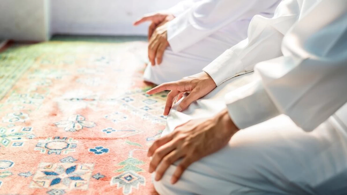 Lupa atau Ragu Jumlah Rakaat Sholat? Ini yang Harus Dilakukan
