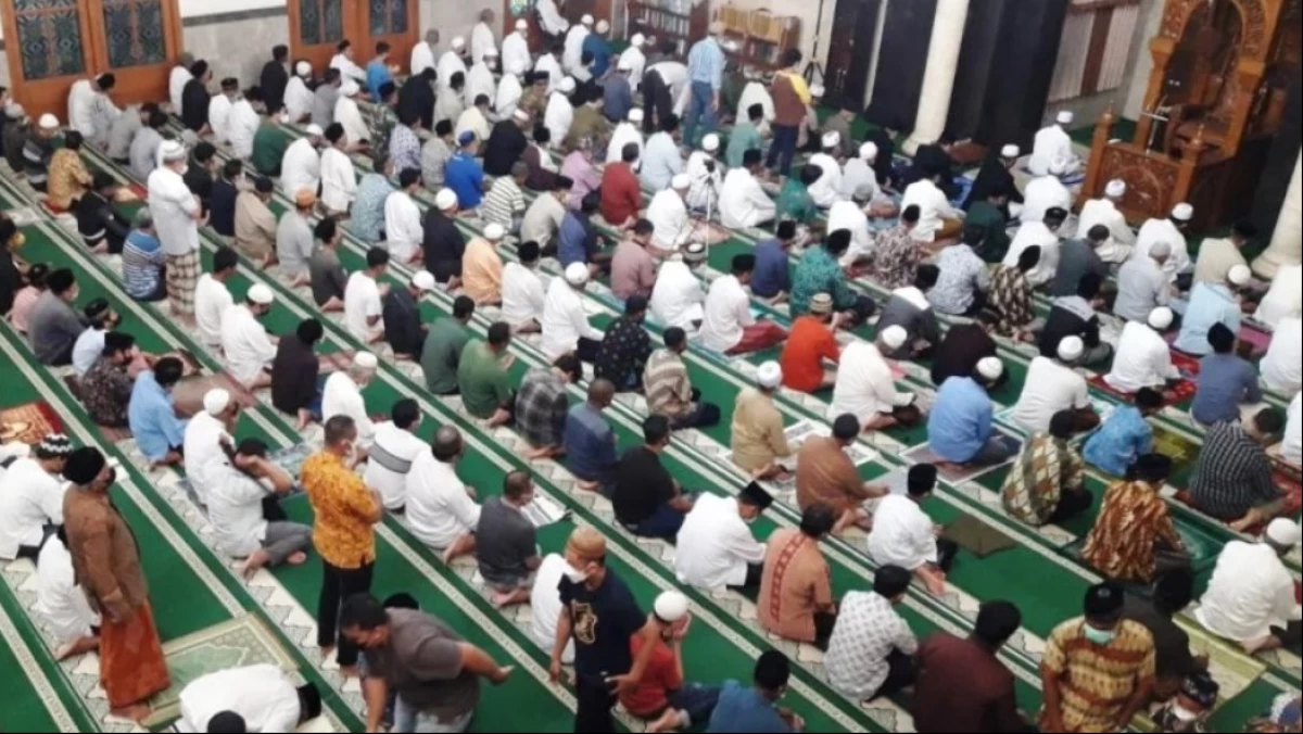 Tidak Sholat Jumat karena ada Pekerjaan, Apakah Diperbolehkan?