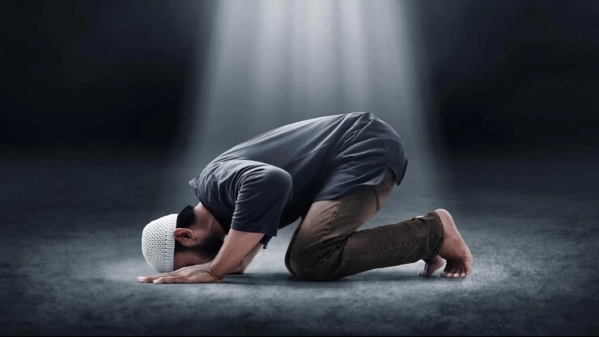 Khutbah Jumat Bahasa Jawa: Ciri Tiyang Trisno marang Gusti Allah
