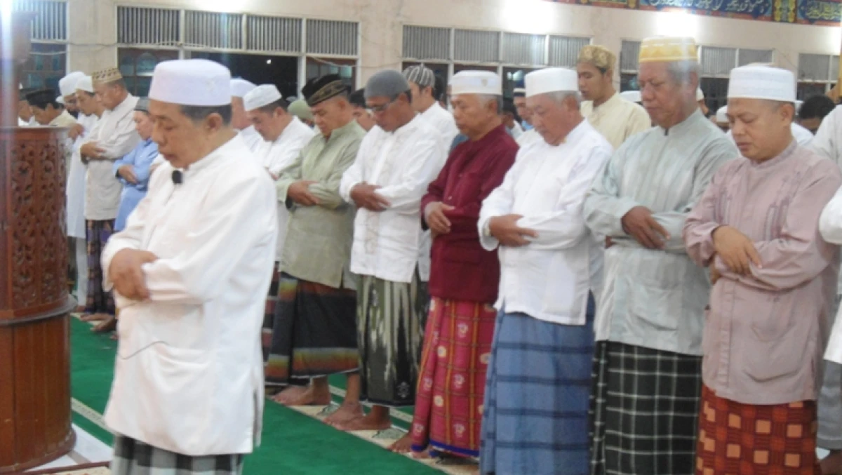 Yang Mana Dulu, Sholat Bakdiyah Isya atau Tarawih?