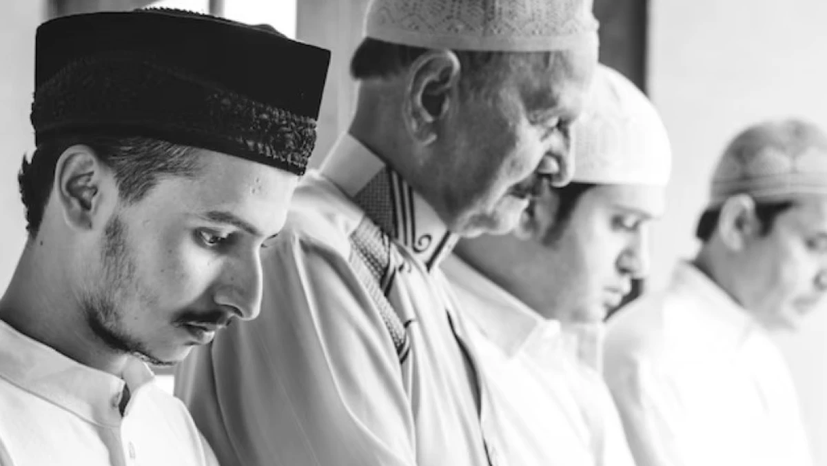 Bolehkah Menjamak Sholat Jumat dengan Ashar?