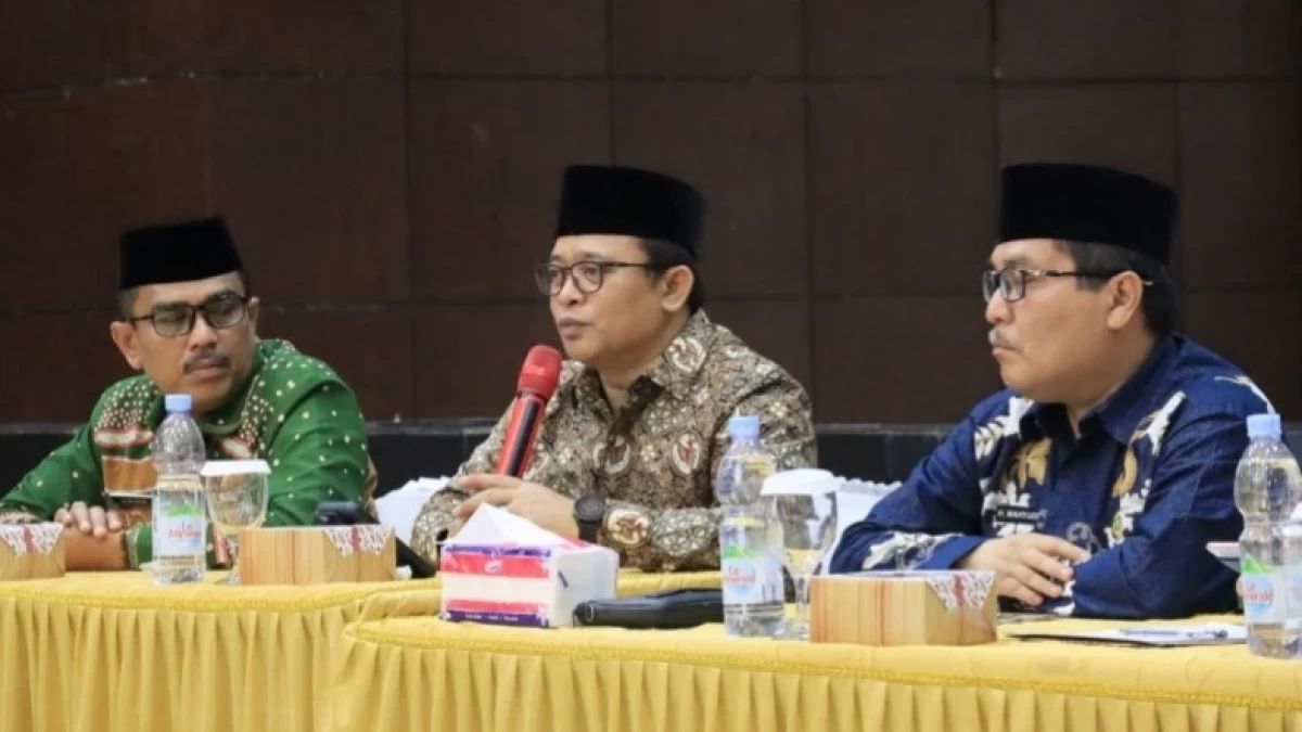 Stafsus Menag Meminta para Petugas Kloter Jadi Sumber Informasi Jemaah Haji