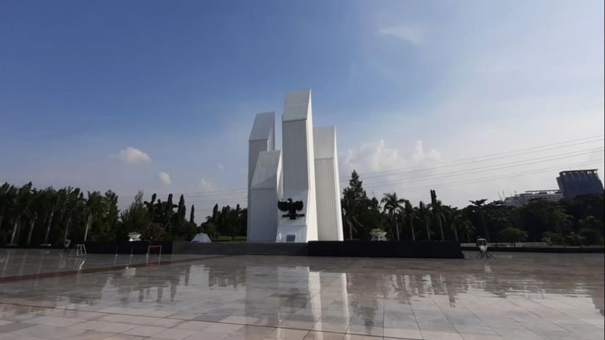 Pahlawan: Makam dan Puisi