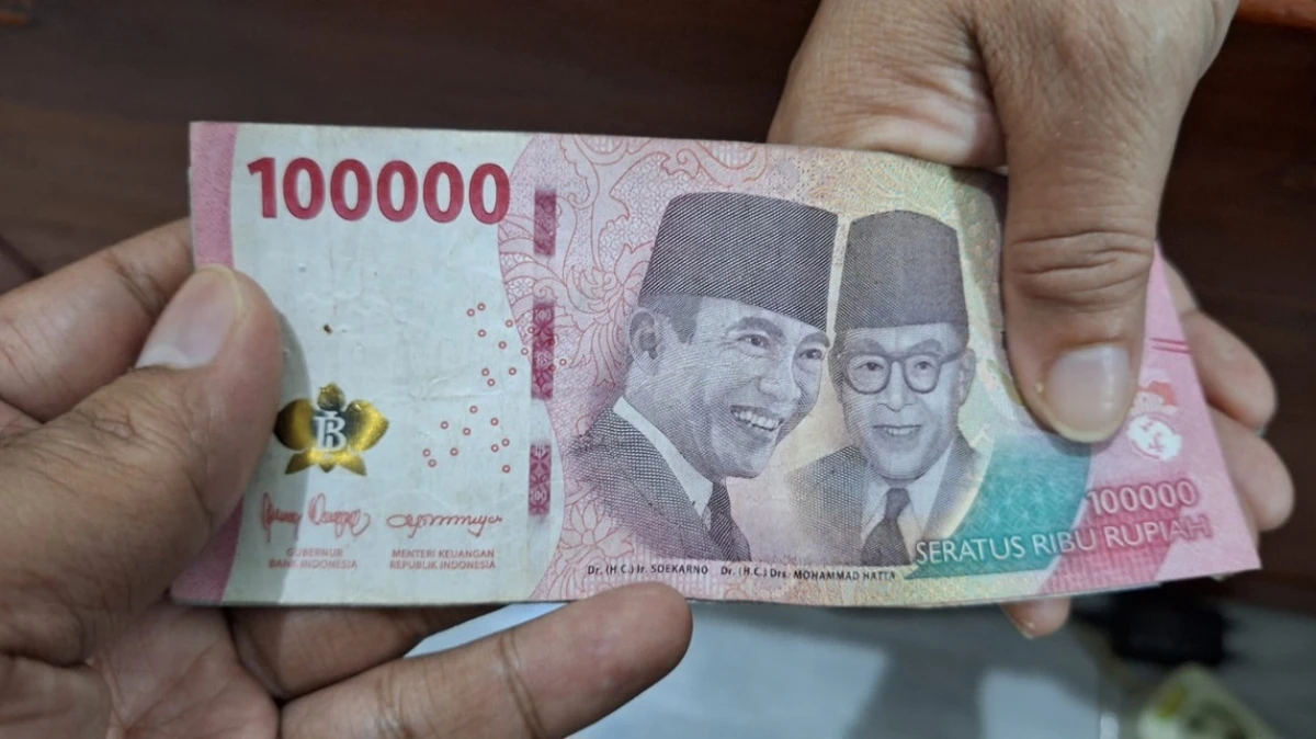 Hukum Belanja dengan Uang Palsu seperti Kasus Viral Mantan Artis yang Ditangkap Polisi