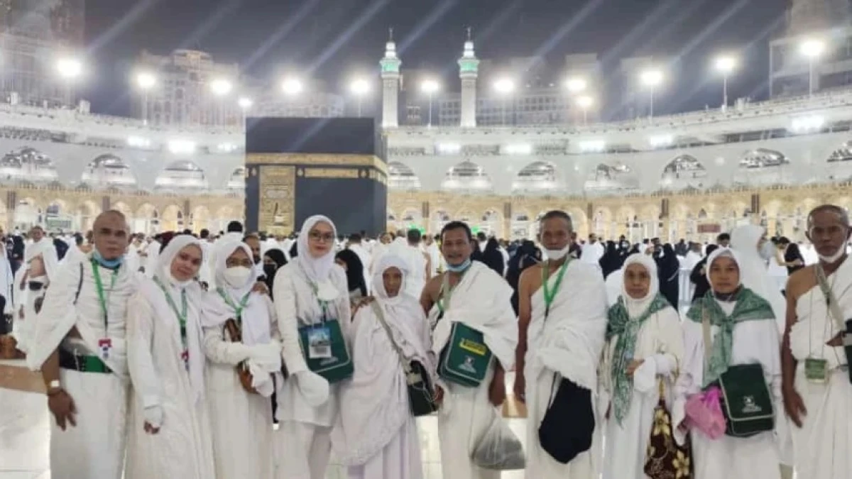 Bolehkah Bayar Zakat dengan Cara Mengumrahkan Orang Miskin?