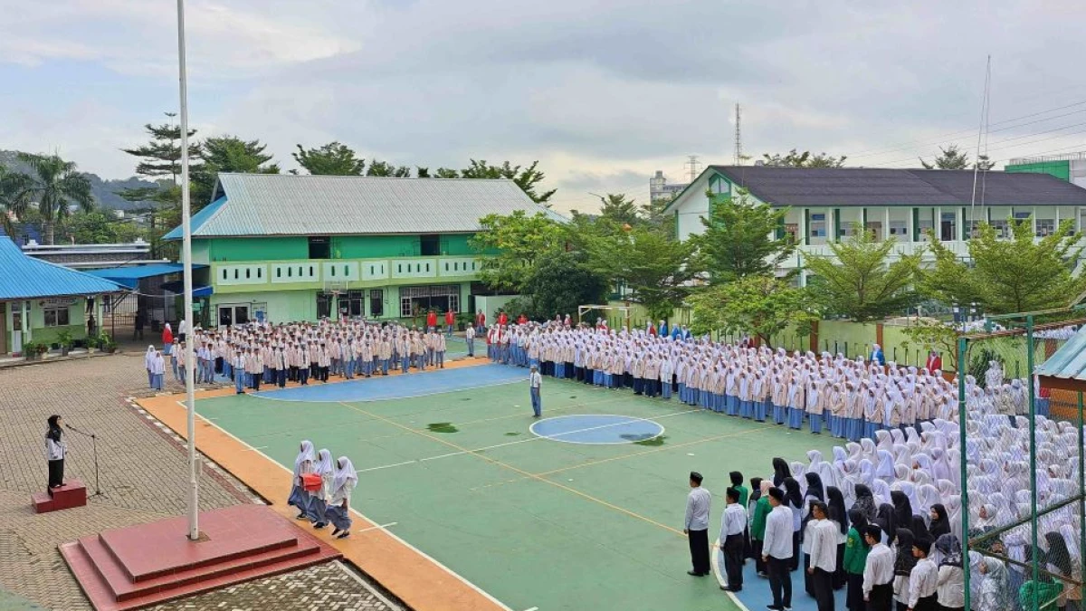 Tiga Menteri Terbitkan SE Bersama, Upacara Bendera Wajib Rutin Hari Senin, 17 Agustus dan Hari Besar Nasional