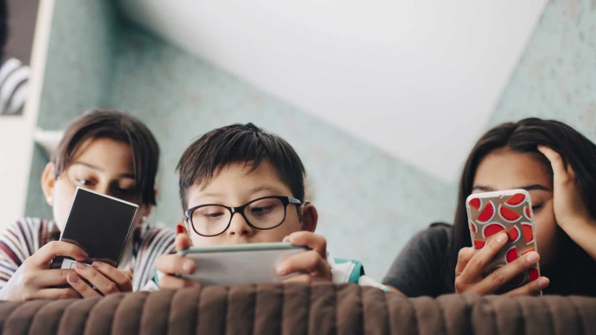 Studi Ungkap Anak Terlalu Banyak Main Gadget Sejak Usia 1 Tahun Berdampak pada Prestasi Akademik dan Melemahnya Memori