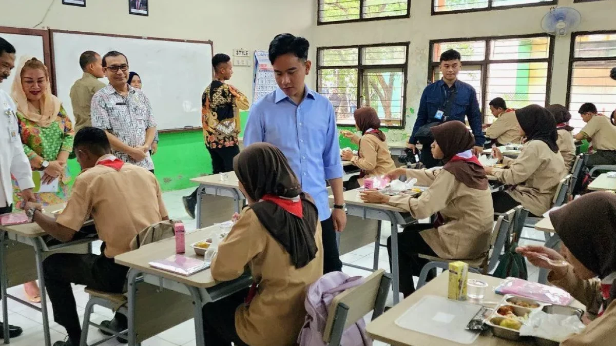 Gibran Minta Mendikdasmen Hapus Sistem Zonasi dan Tambah Pelajaran Coding