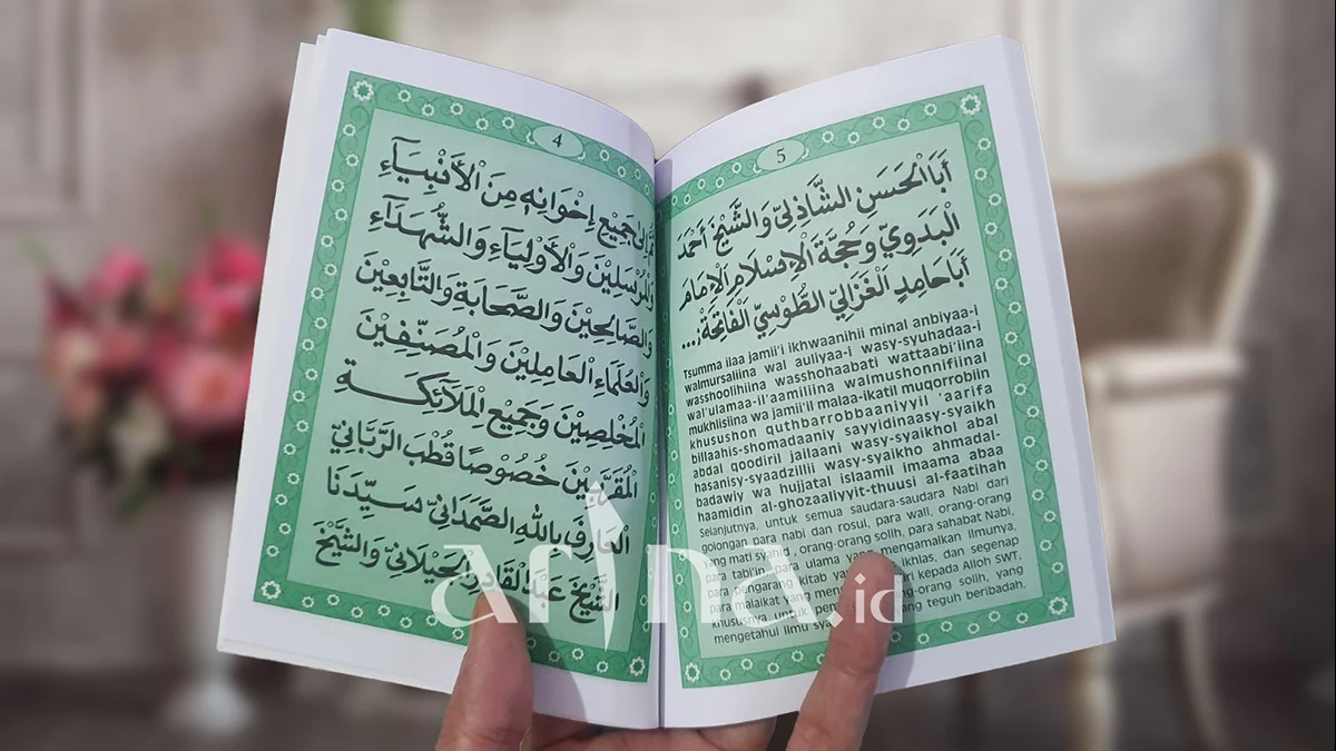 Bacaan Tawasul Tahlil: Arab, Latin dan Artinya