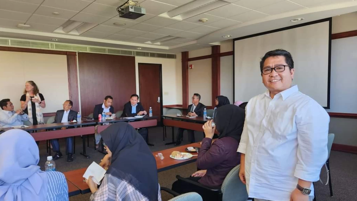 Dirjen Pendis Kunjungi Mahasiswa Peraih MOSMA di BSU Amerika Serikat