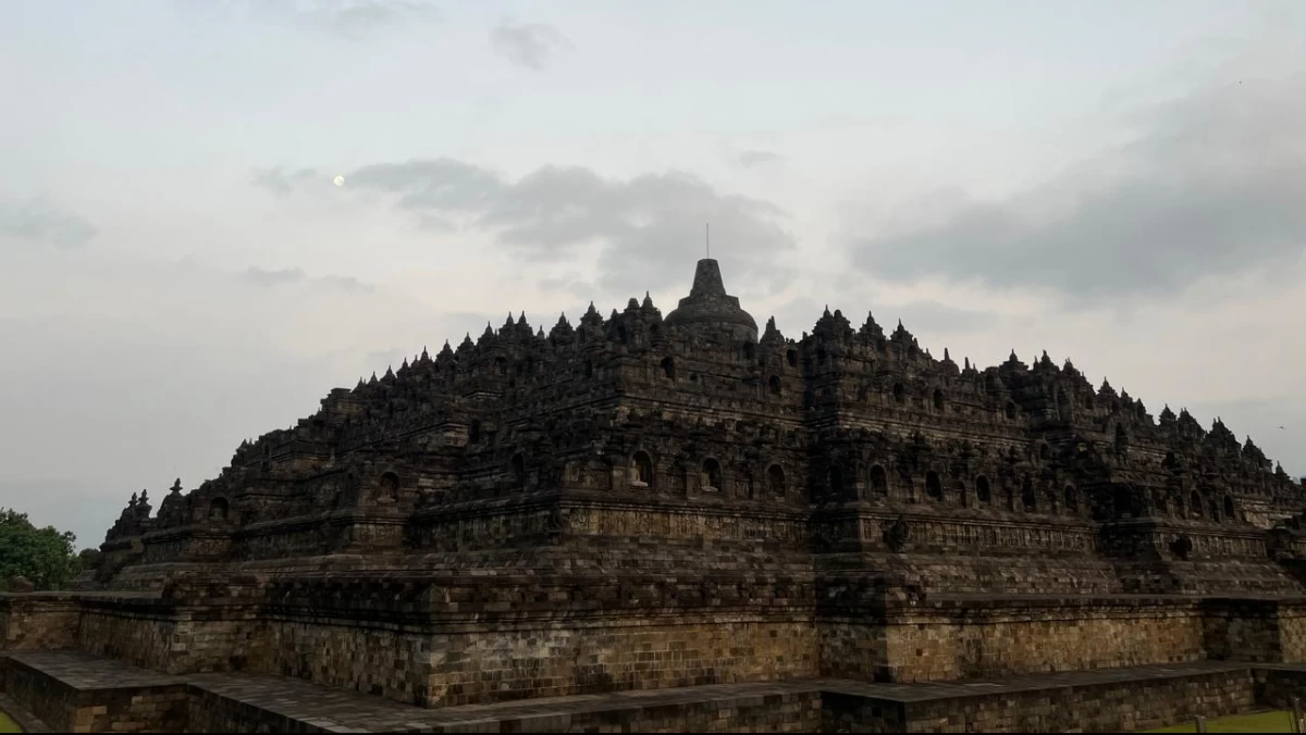 Mengembalikan Chatra sebagai Penyempurna Keluhuran Candi Borobudur