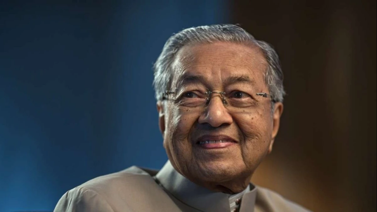 100 Tahun Mahathir Mohamad: Sebuah Memoar Kekuasaan, Etnisitas, dan Islamisme dalam Duka Malaysia