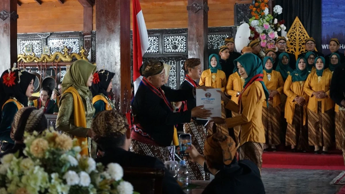 Wisuda Ke-13 Permadani Banjarnegara, 66 Panatacara Muda Siap Jadi Pelestari Budaya Jawa