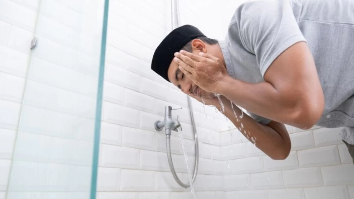 Bolehkah Wudhu di Toilet? Ini Hukumnya