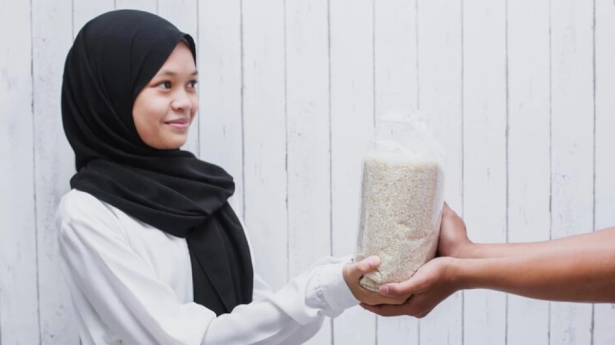 Bolehkah Memberikan Zakat Fitrah pada Saudara Kandung?