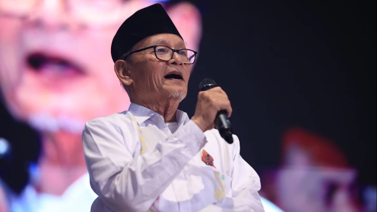 Zawawi Imron: Buku dan Ibu